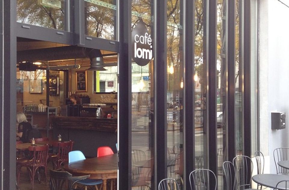 Café Lomi in Paris